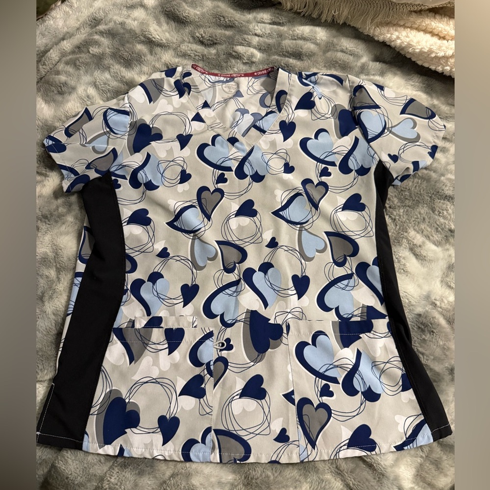 XL Women’s Heart Pattern Scrub Top